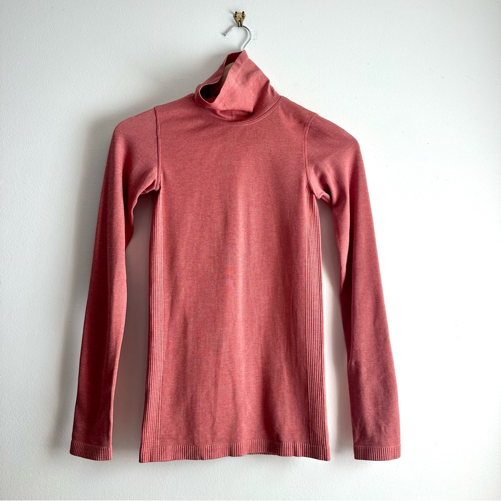 Lululemon • Yin‎ Vibes Turtleneck in Copper Clay
